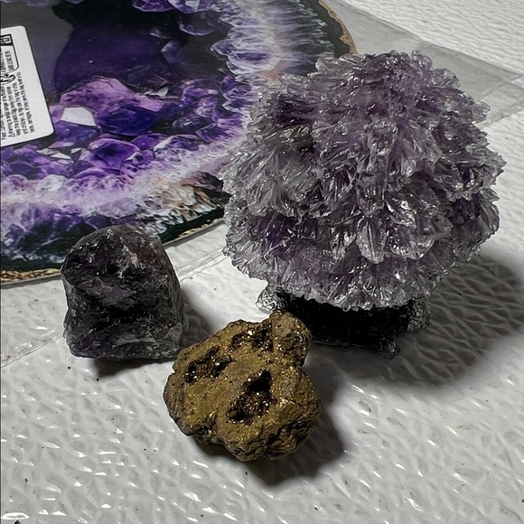 Metal Flat Amathist Picture Amathist Crystal TRee w/2 Natural Stones - Picture 3 of 4